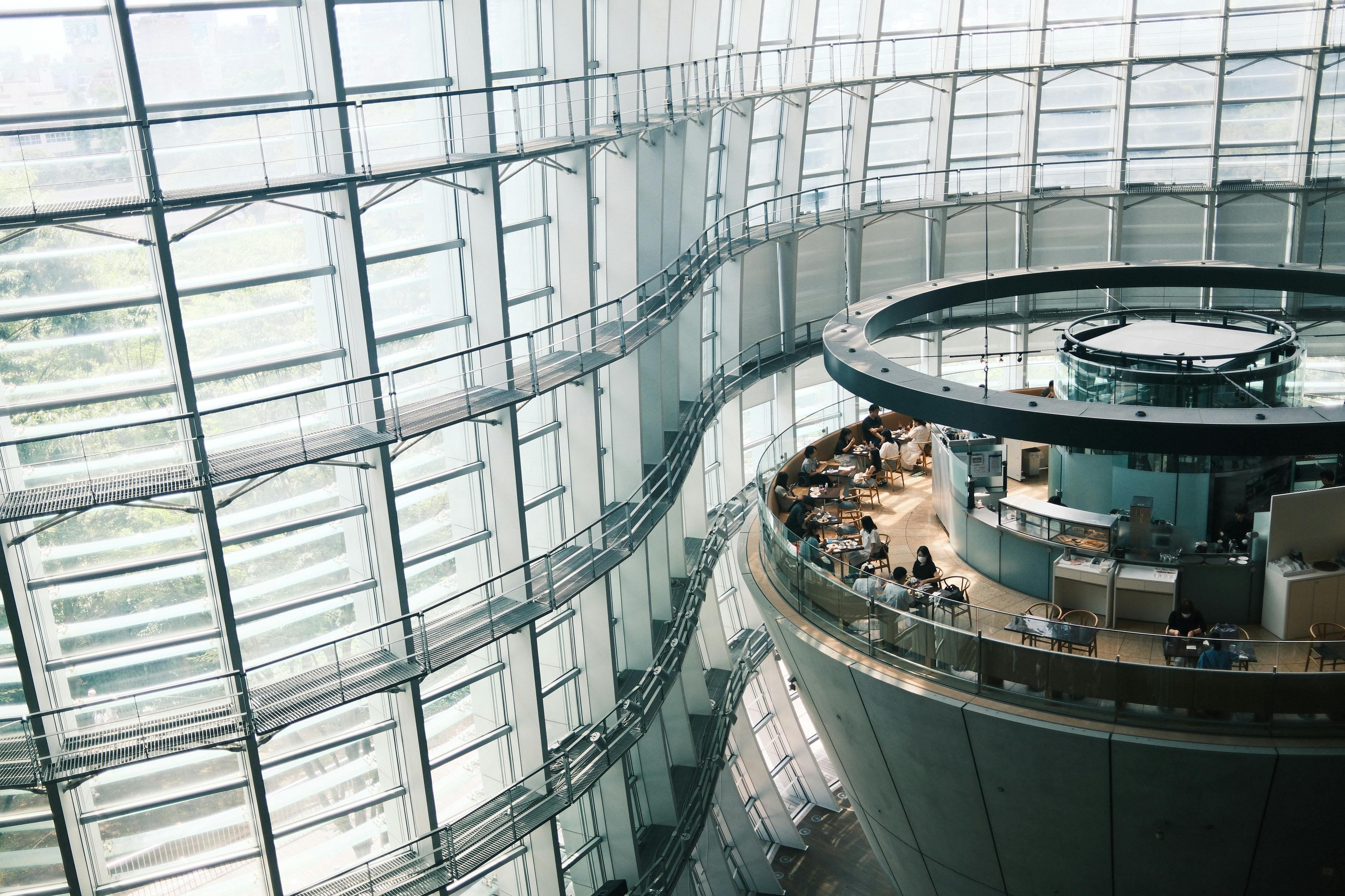 李家超主持跨部门紧急会议 全力协助大埔火警受影响居民